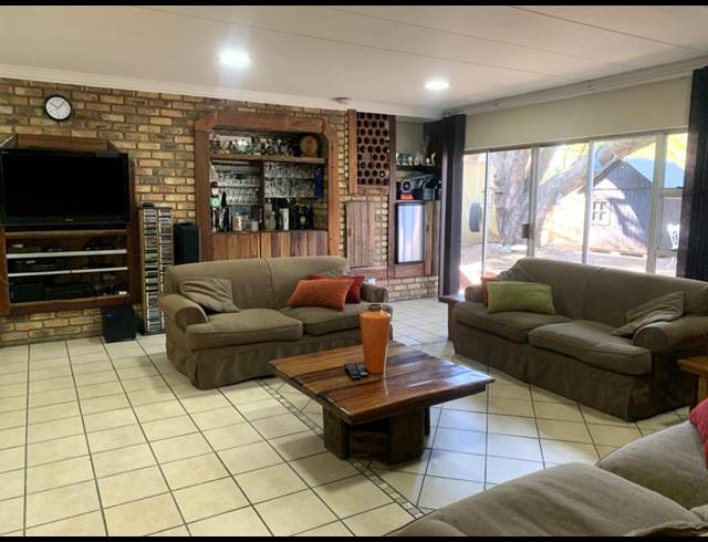 5 BEDROOM HOUSE FOR SALE IN LIBRADENE